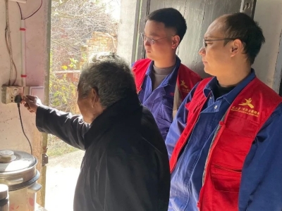 黨員志愿服務(wù)：關(guān)愛(ài)孤寡老人，共筑平安桐鄉(xiāng)